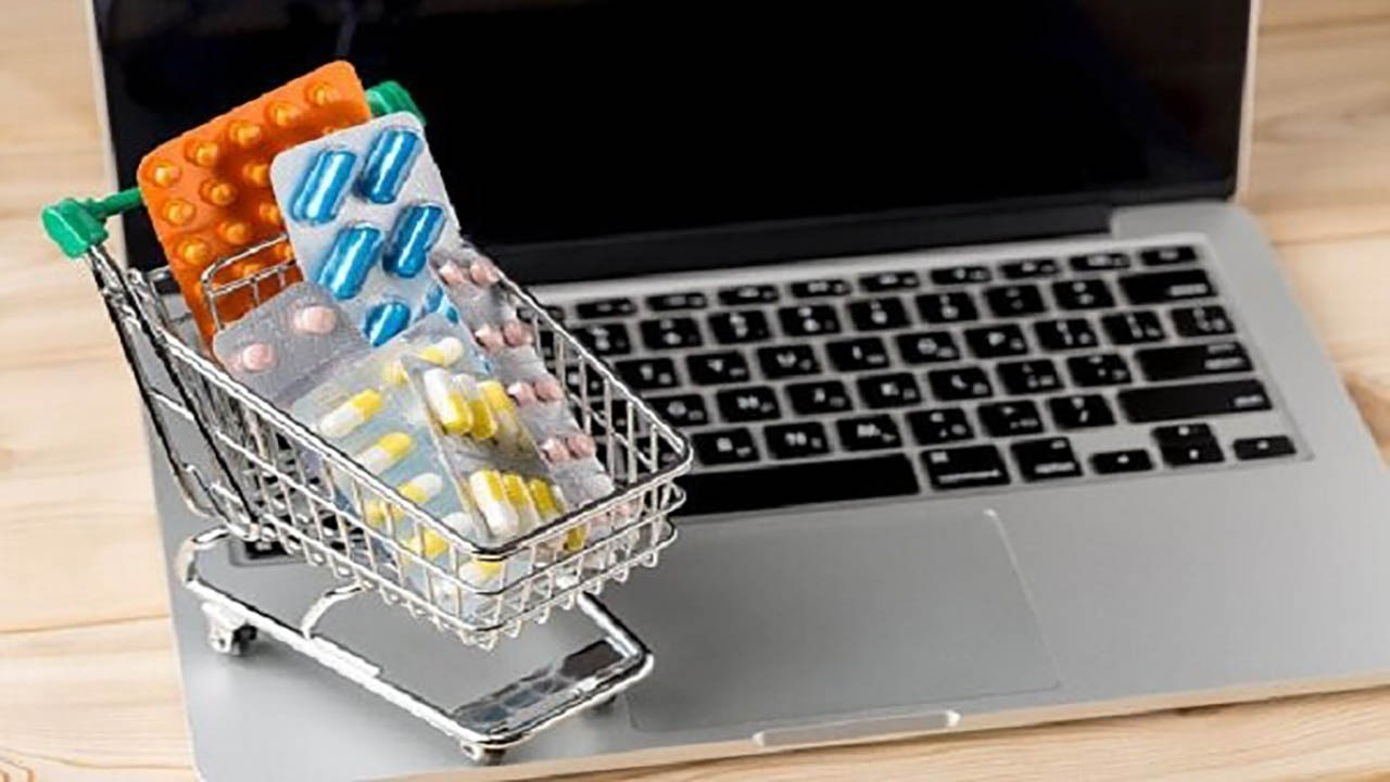فروش اینترنتی مکمل، تحت نظارت داروخانه بلامانع است