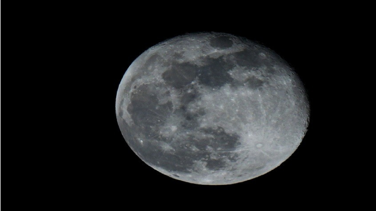 پیشنهاد دانشمندان برای استفاده از لیزر با دقت در دهانه ماه