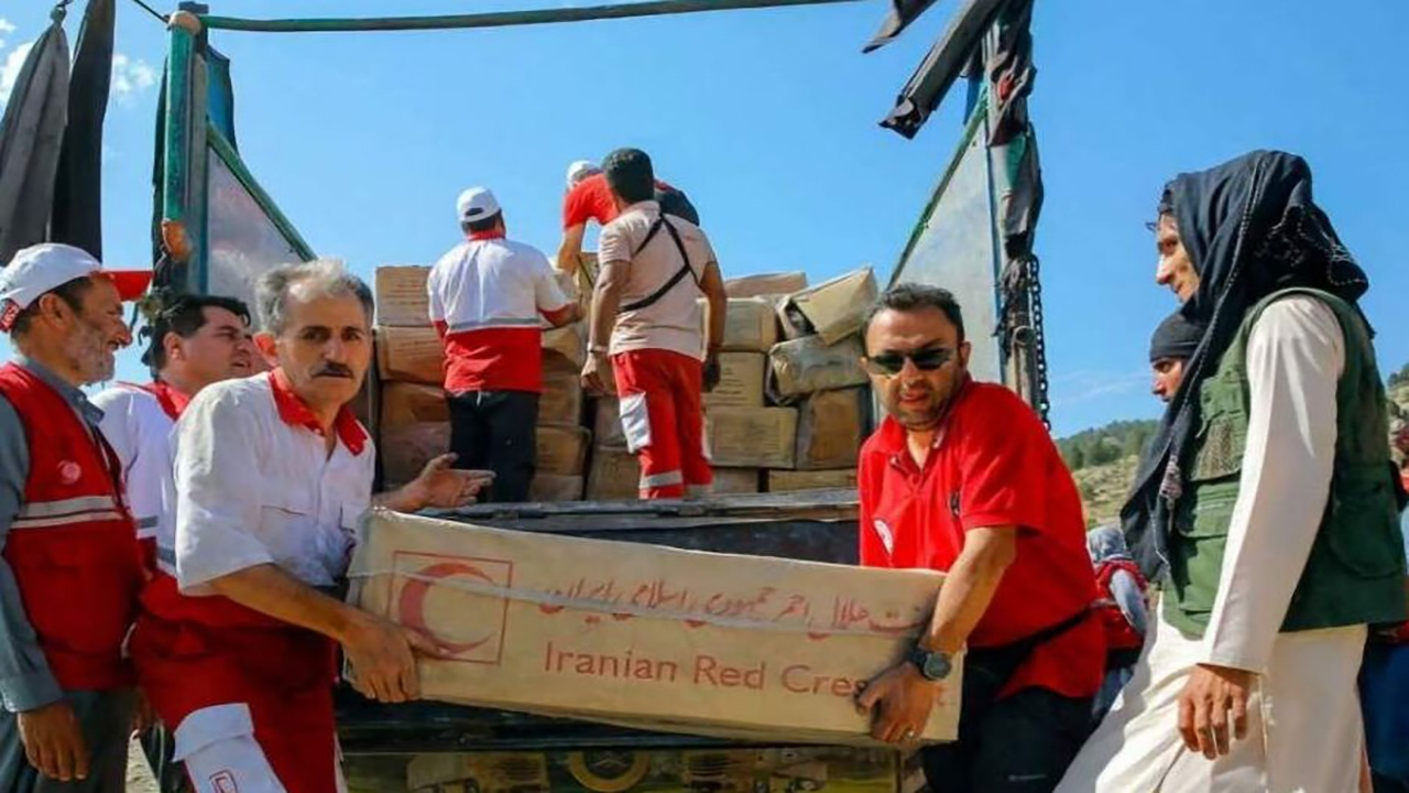 ارسال بیش از ۱۰۰ تن اقلام امدادی هلالاحمر ایران برای زلزلهزدگان افغانستان