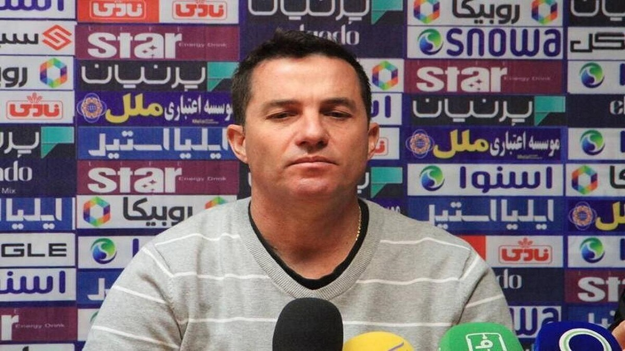 من به حواشی تیم استقلال خوزستان کاری ندارم/ لیگ ایران سخت و نزدیک به هم شده است