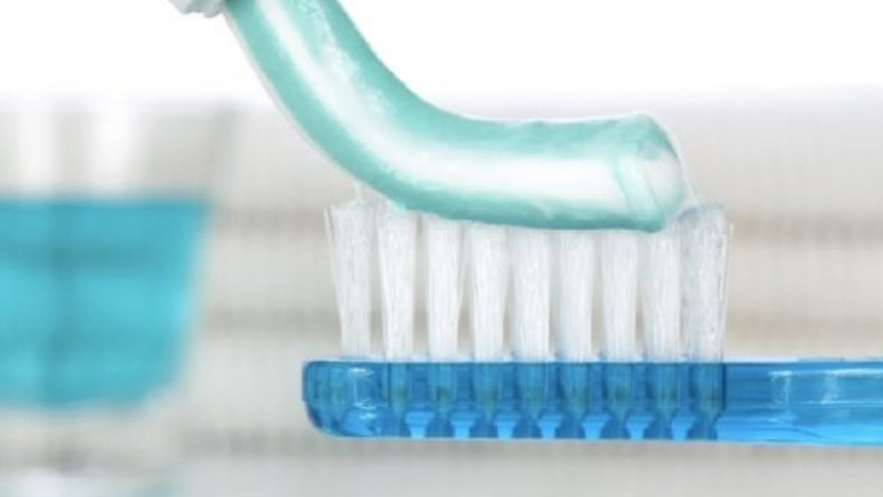مسواک زدن بعد از هر وعده غذایی: مزایا و خطرات