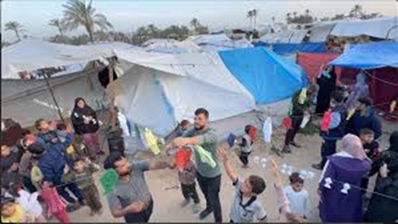 احیای آئین‌های رمضان در میان آوارگان نوار غزه + فیلم