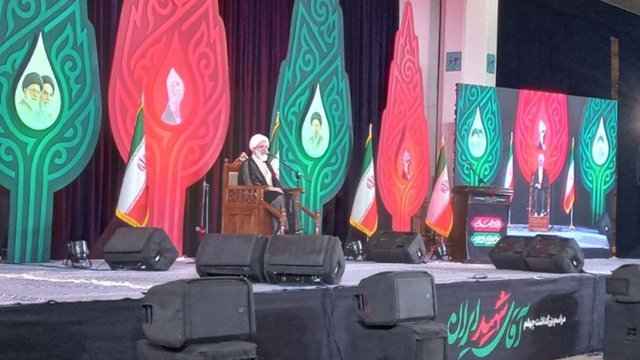 قائد شهید امت، با شهادت خود درس مقاومت را در عالیترین سطح به ملت ما داد