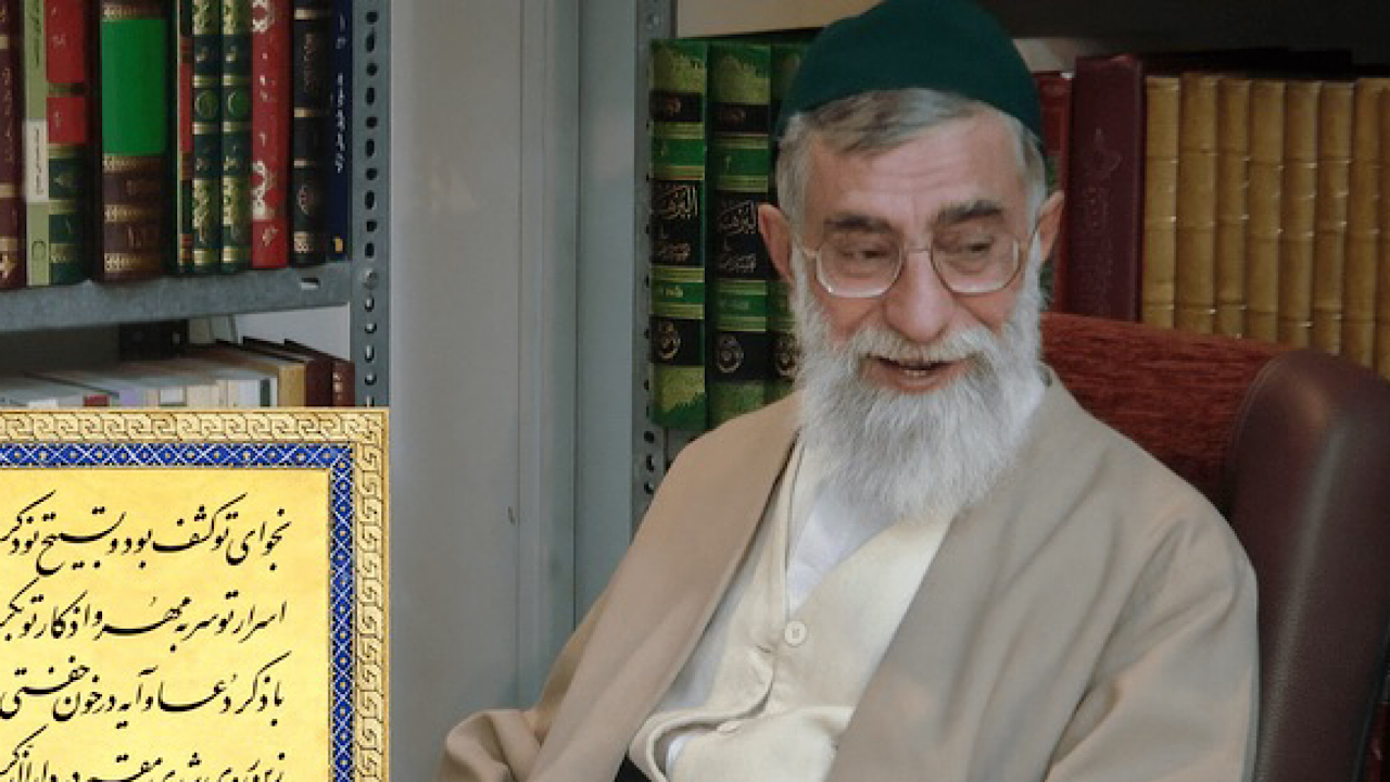 انتشار نخستین‌بار | تصویری از قائد بزرگ امت در کتابخانه شخصی‌شان