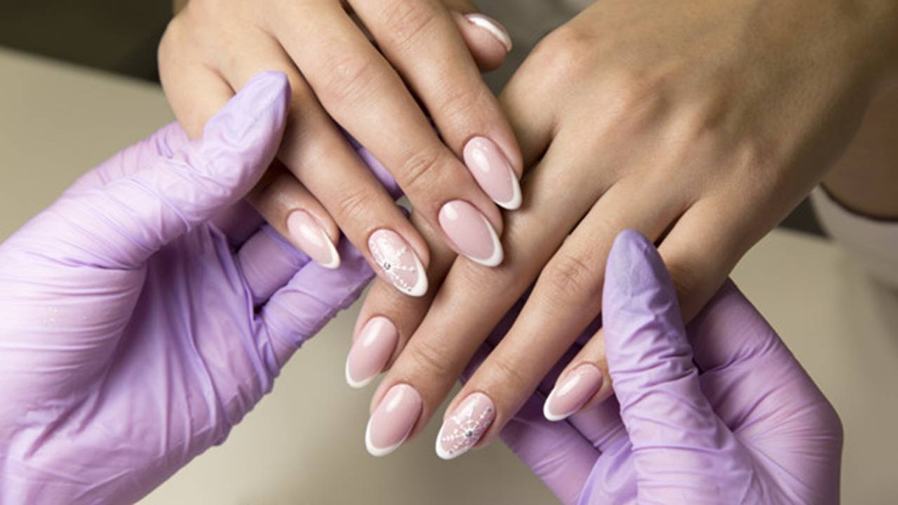 کاشت ناخن؛ بازاری با تقاضای بالا و گردش مالی قابل توجه در ایران