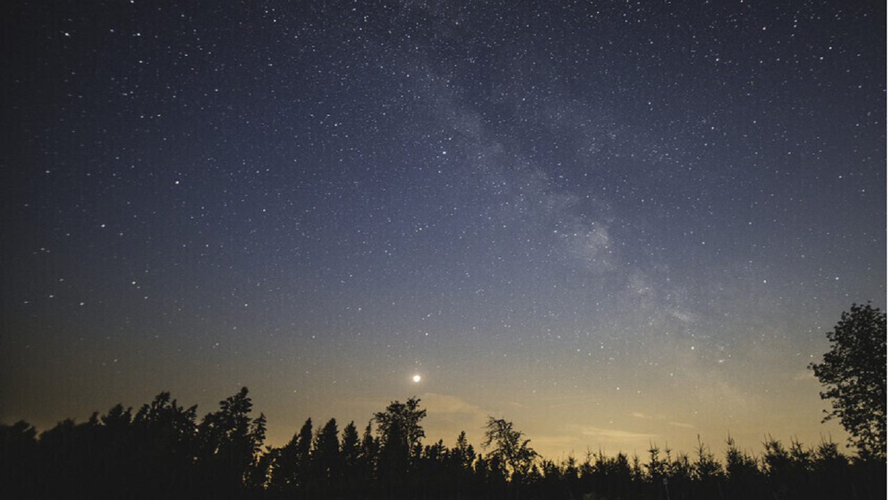 یک پدیده استثنایی؛ شش سیاره در یک نمایش نادر در آسمان زمین همتراز میشوند