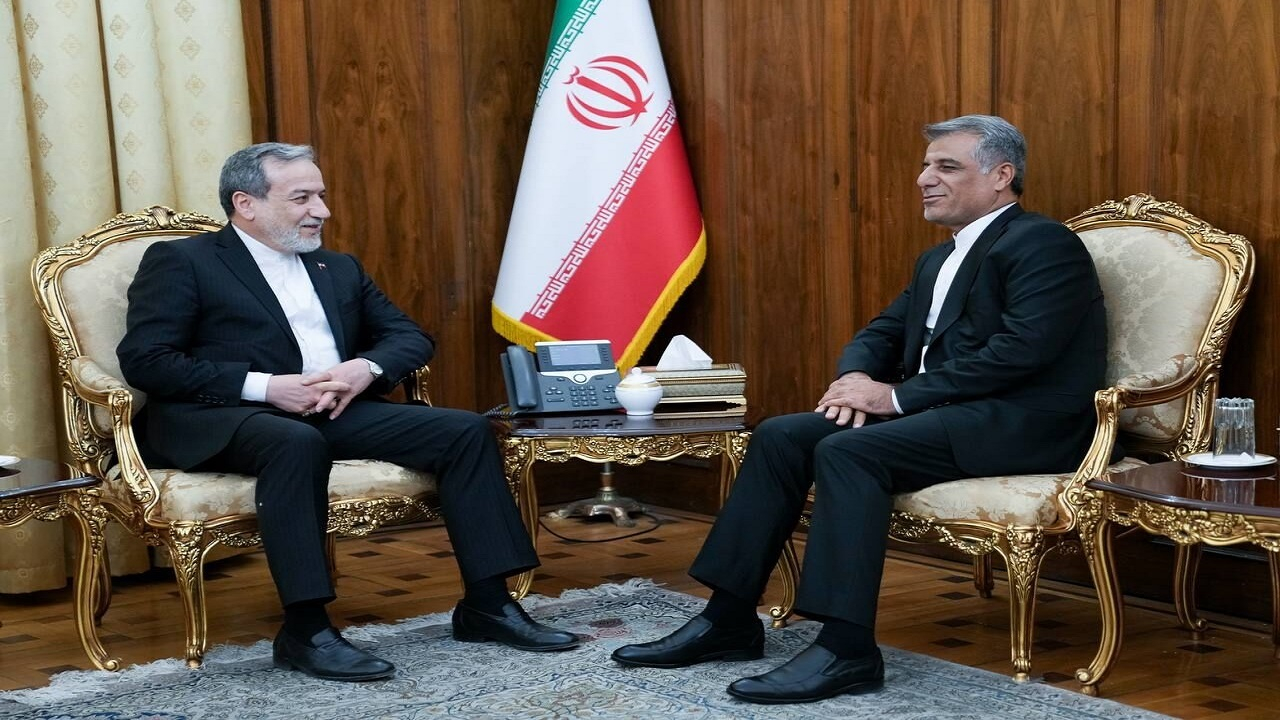 تاکید عراقچی بر تقویت مناسبات دوجانبه اقتصادی تهران و سئول