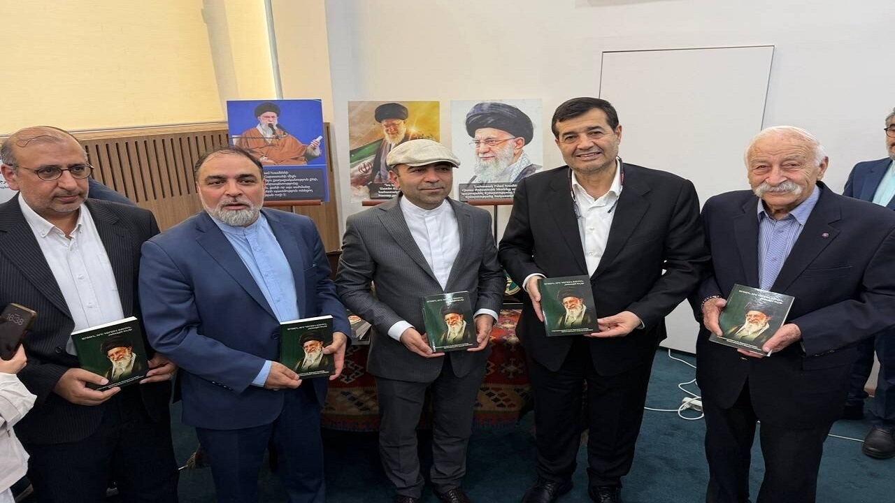 کتاب «خون دلی که لعل شد» با حضور دنیامالی در دانشگاه ایروان رونمایی شد