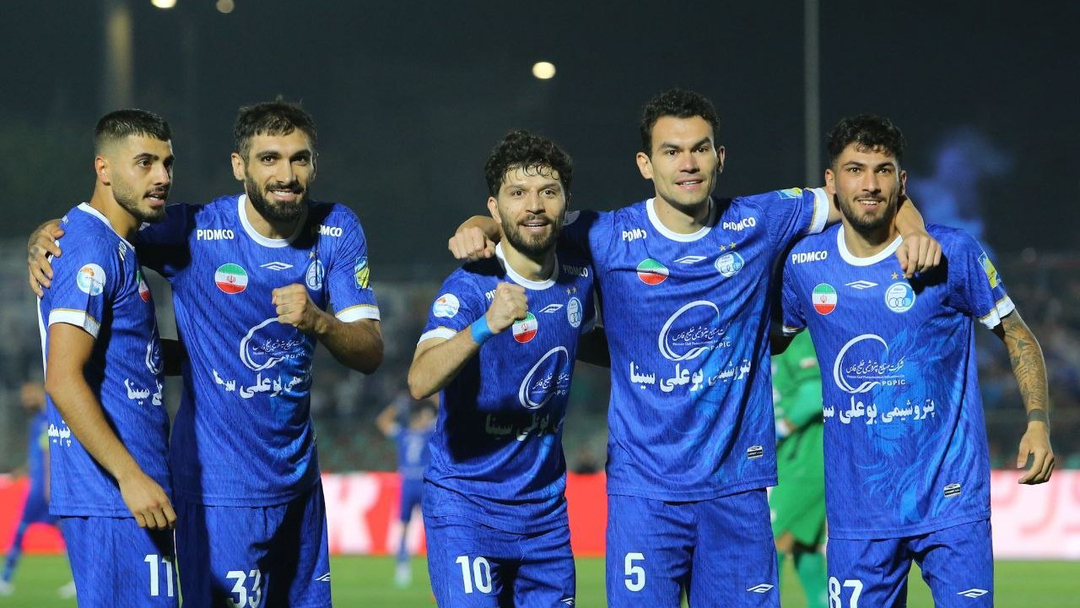 استقلال همچنان در تعقیب پرسپولیس