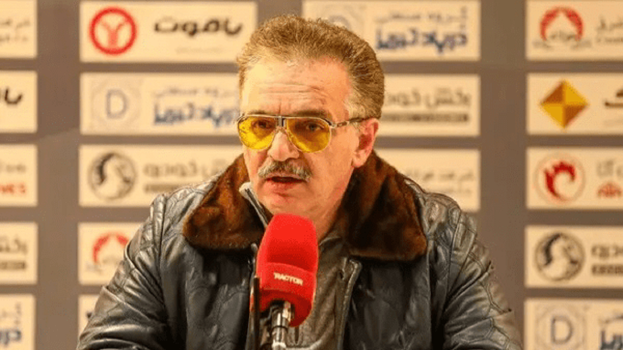 زنوزی: تاج اگر توان اداره فوتبال ایران را ندارد کنار برود