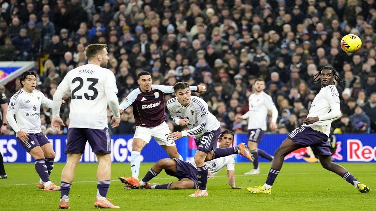 استون ویلا ۲ - ۱ منچستریونایتد/ زمستان شیاطین سرخ آغاز شد+ فیلم