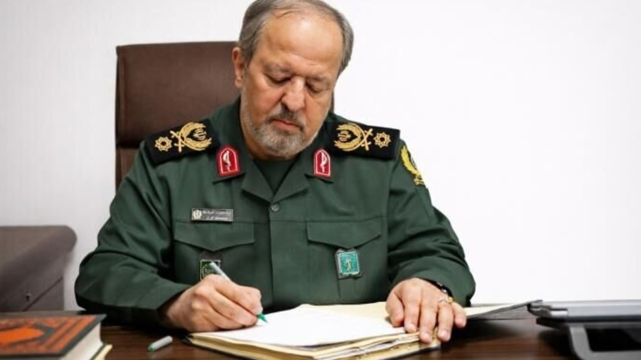 پیام تبریک سرپرست وزارت دفاع در پی انتصاب فرماندهان جدید نیرو‌های مسلح