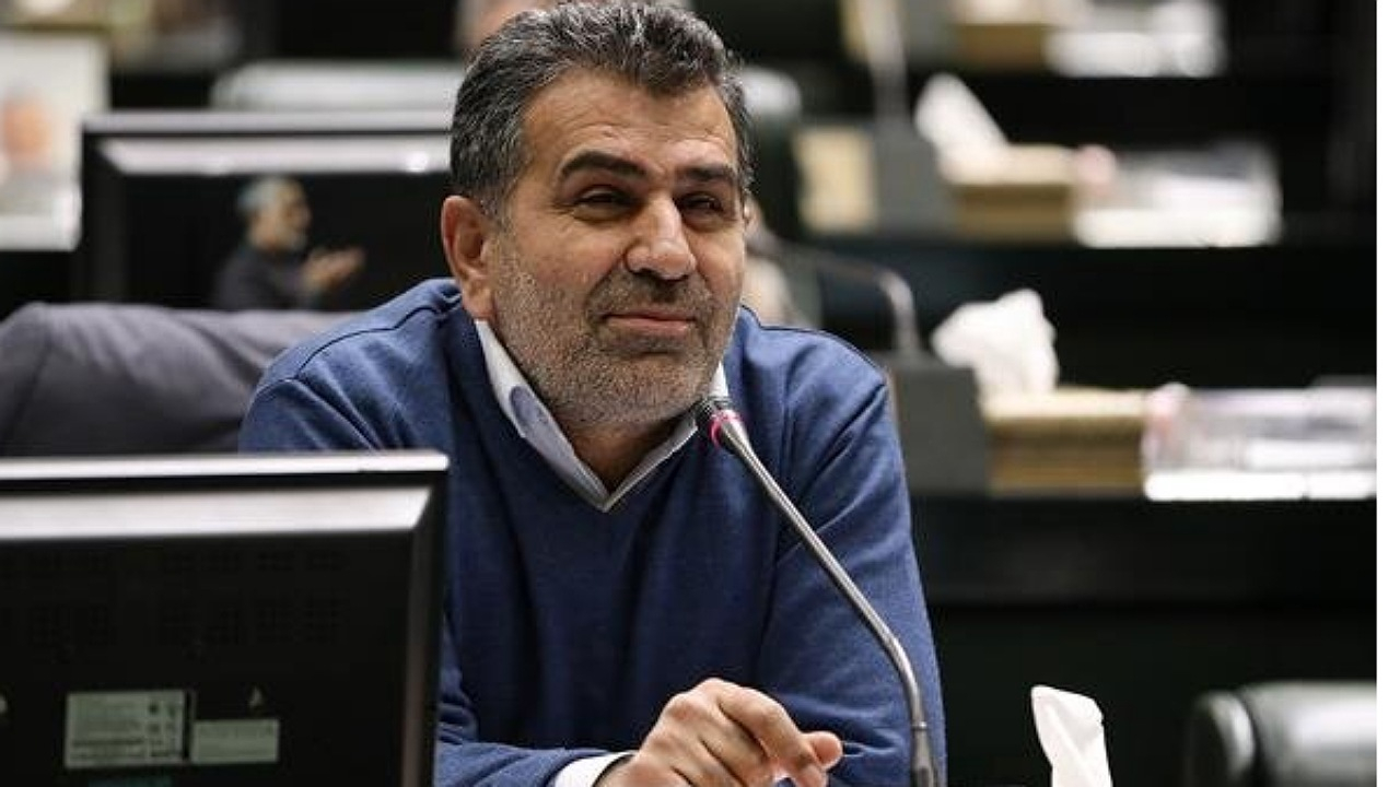 مسئولان کشور برای تحقق شعار سال تلاش کنند/ سرمایهگذاری در تولید، راهبردی برای حل مشکلات کشور است