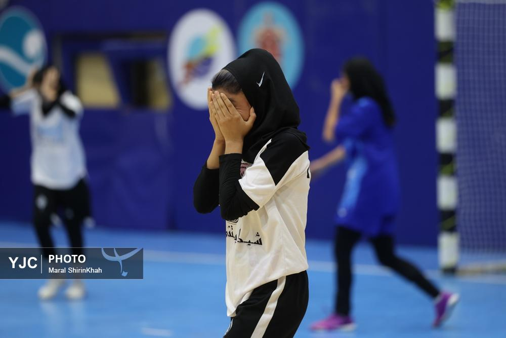 دیدار دوستانه فوتسال بانوان در کیش
