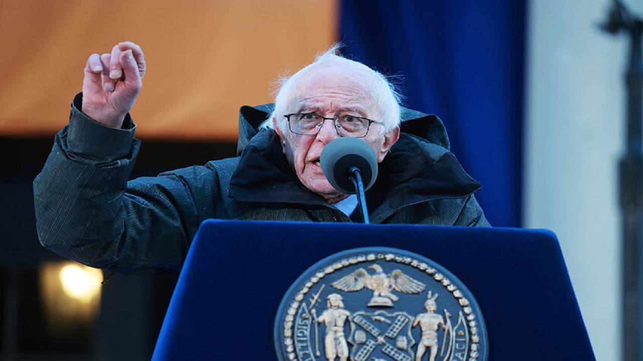 اعتراف سندرز: نفت ونزوئلا برای شرکت‌های آمریکایی نیست