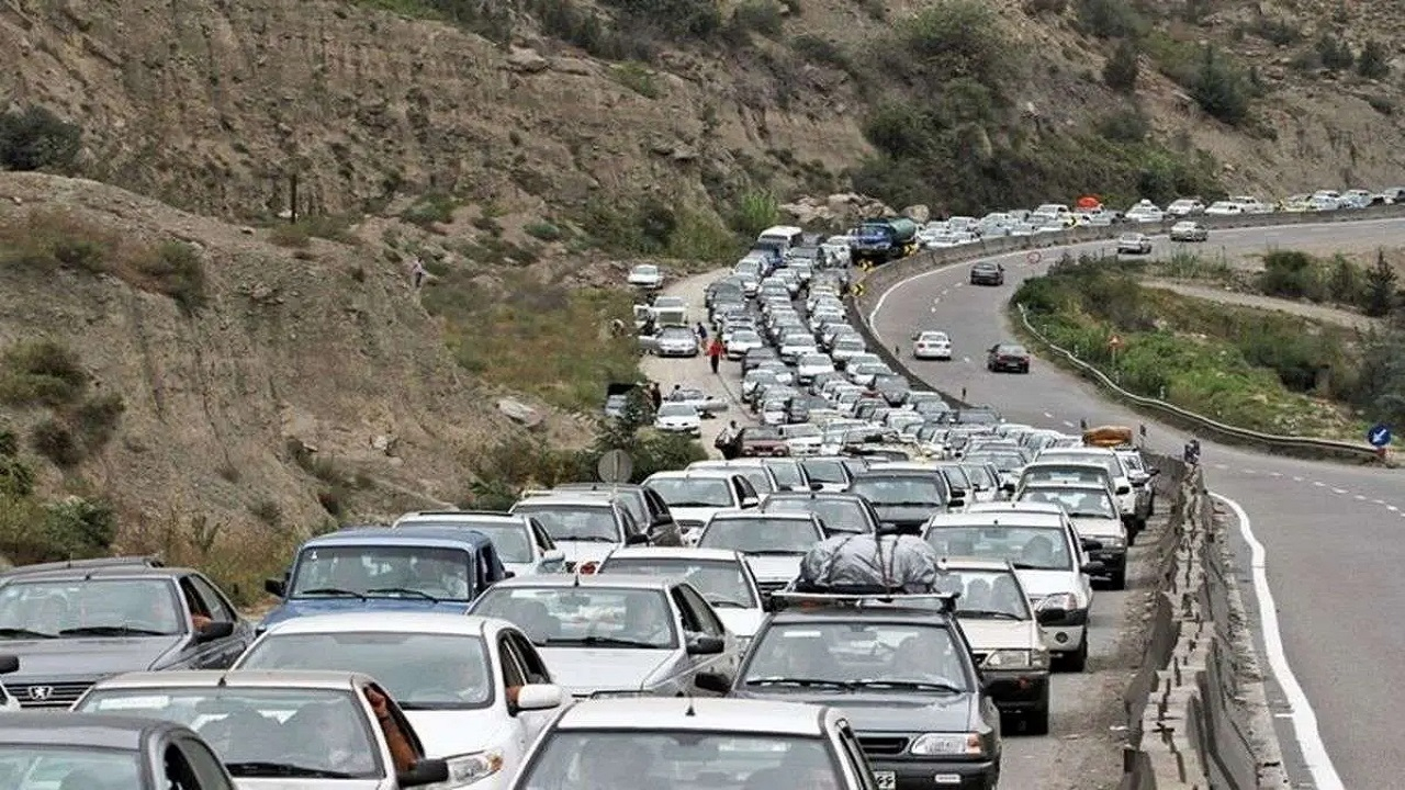 ترافیک سنگین در محورهای چالوس، هراز و آزادراه قزوین-کرج-تهران