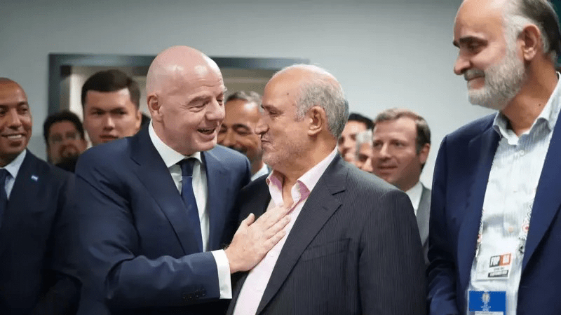 پاداش ۲۵ میلیون دلاری رئیس فیفا به ایران