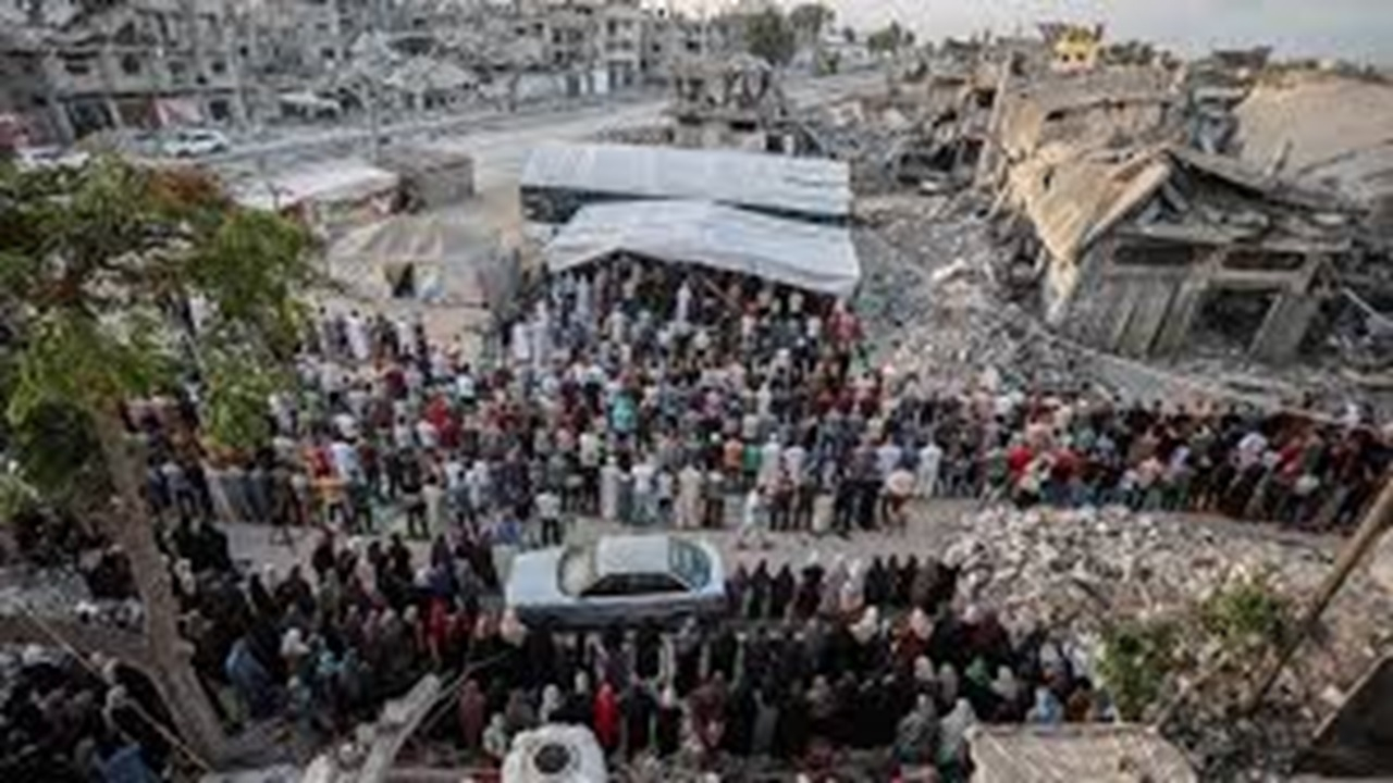 آوارگان فلسطینی نماز عید قربان را در چادرها اقامه کردند + فیلم