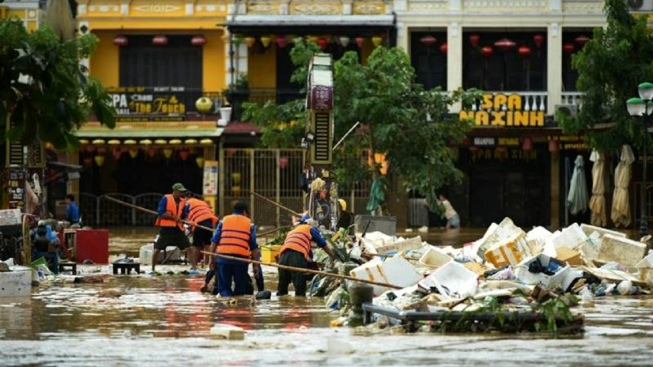 شمار جانباختگان سیل ویتنام به ۳۵ نفر رسید