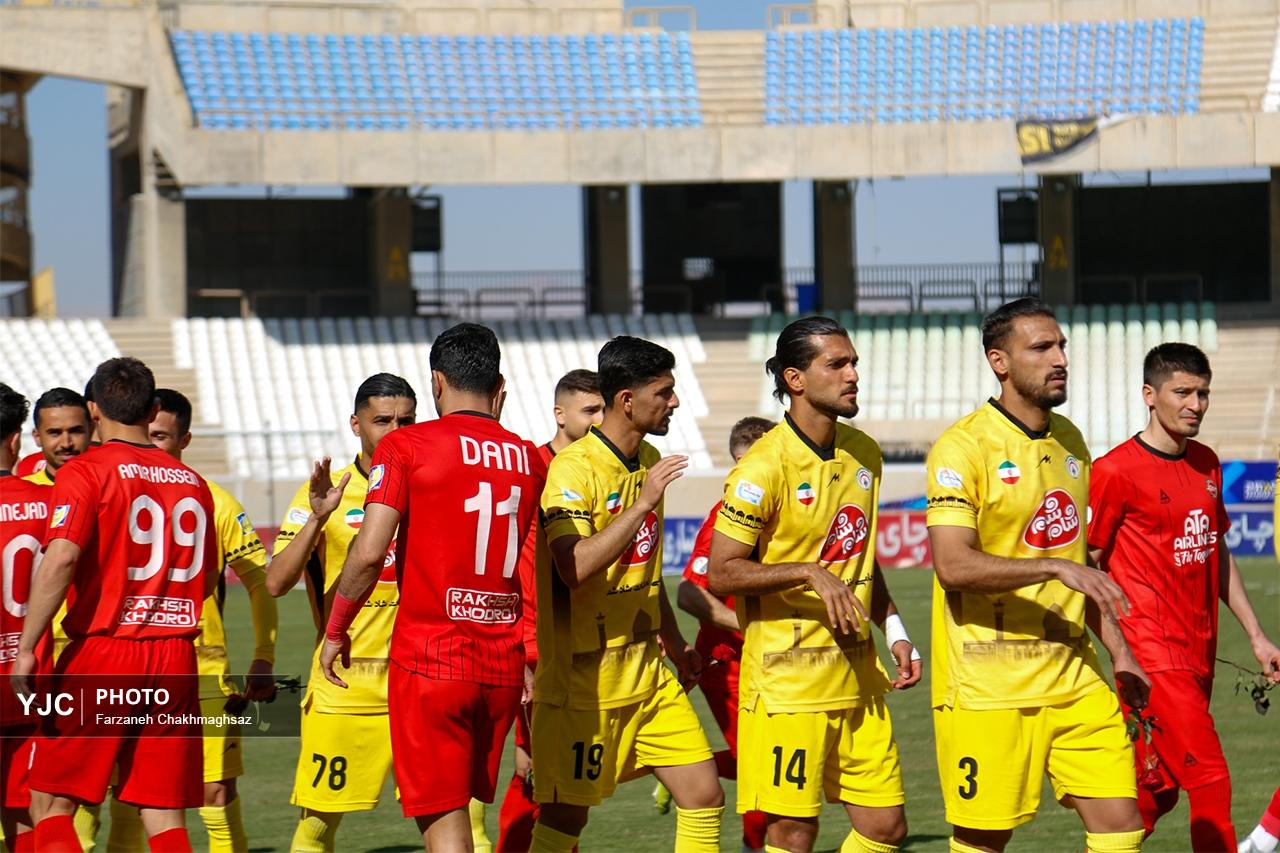 لیگ برتر فوتبال / فجر سپاسی - تراکتور