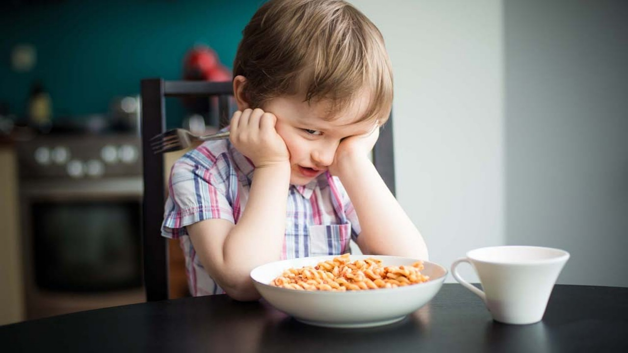 تفاوت کودکانی که صبحانه میخورند با آنهایی که نمیخورند + فیلم
