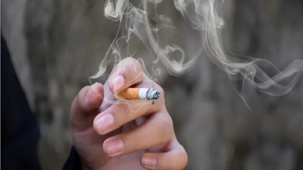 ورود جدی وزارت بهداشت به مقابله با ترویج دخانیات در شبکه نمایش خانگی