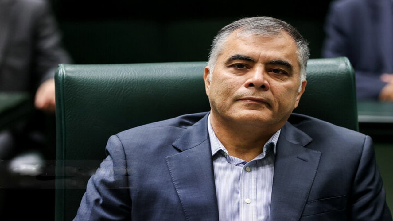 از هشدار قیصری تا انتقادات شریعتی؛ روایت پایان کار پاکنژاد در وزارت نفت