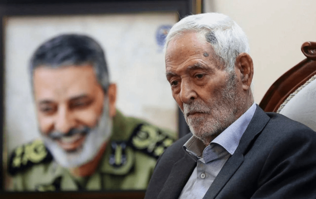 نشان افتخار پدر شهید موسوی