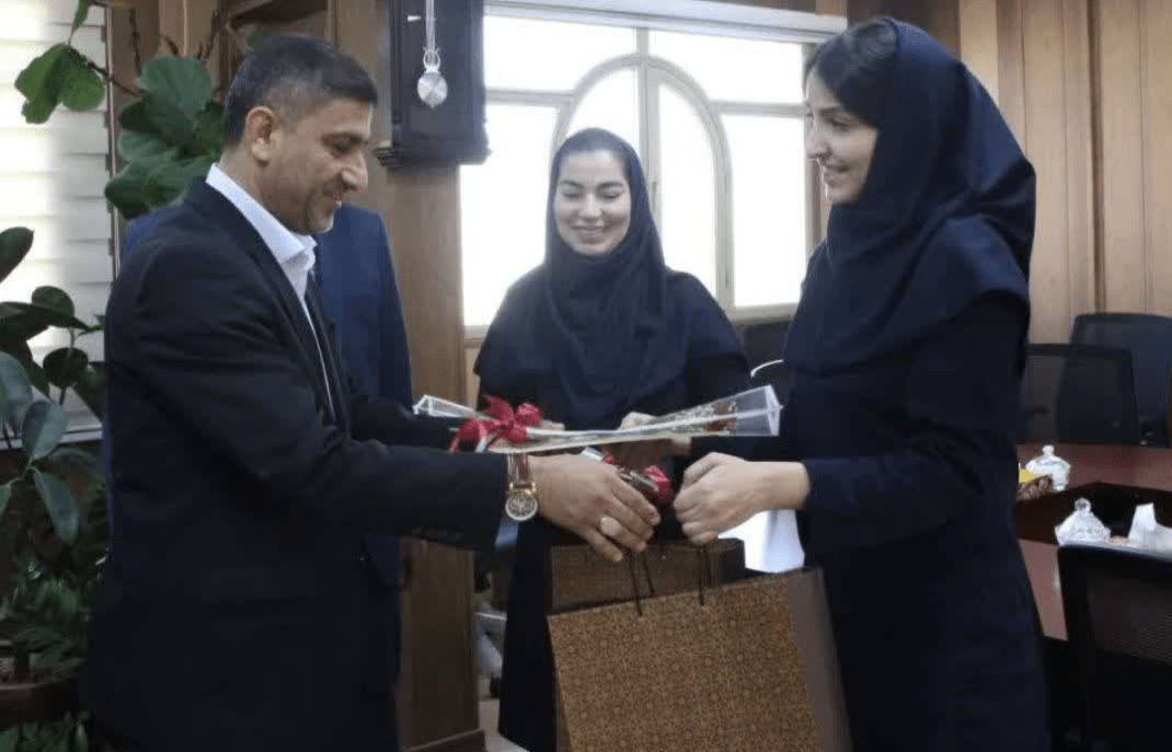 تجلیل از قهرمانان خط مقدم سلامت توسط فرماندار پیشوا
