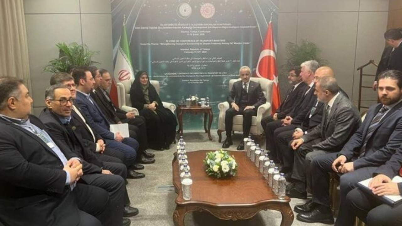 تاکید ایران و ترکیه بر توسعه همکاری‌های حمل‌ونقلی/ اتصال ریلی جدید در مرز چشمه‌ثریا - آرالیک