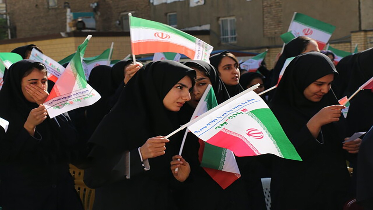 اجرای طرح مکمل‌یاری «ویتامین D» و «آهن» در مدارس متوسطه/ ضرورت واکسیناسیون پایه دهمی‌ها و تزریق «واکسن توأم»