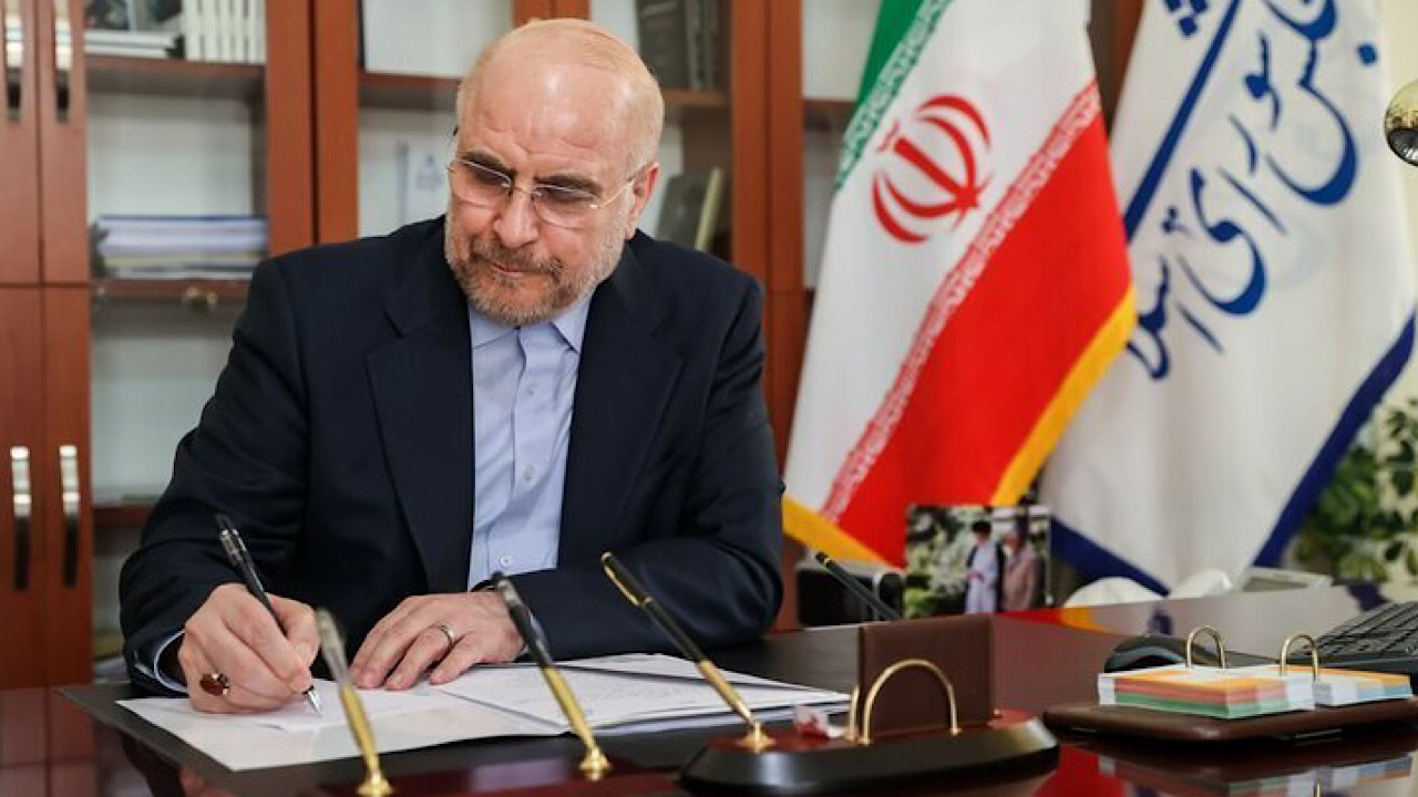 قالیباف: مجلس مطالبات و موانع معیشتی پرستاران را پیگیری میکند