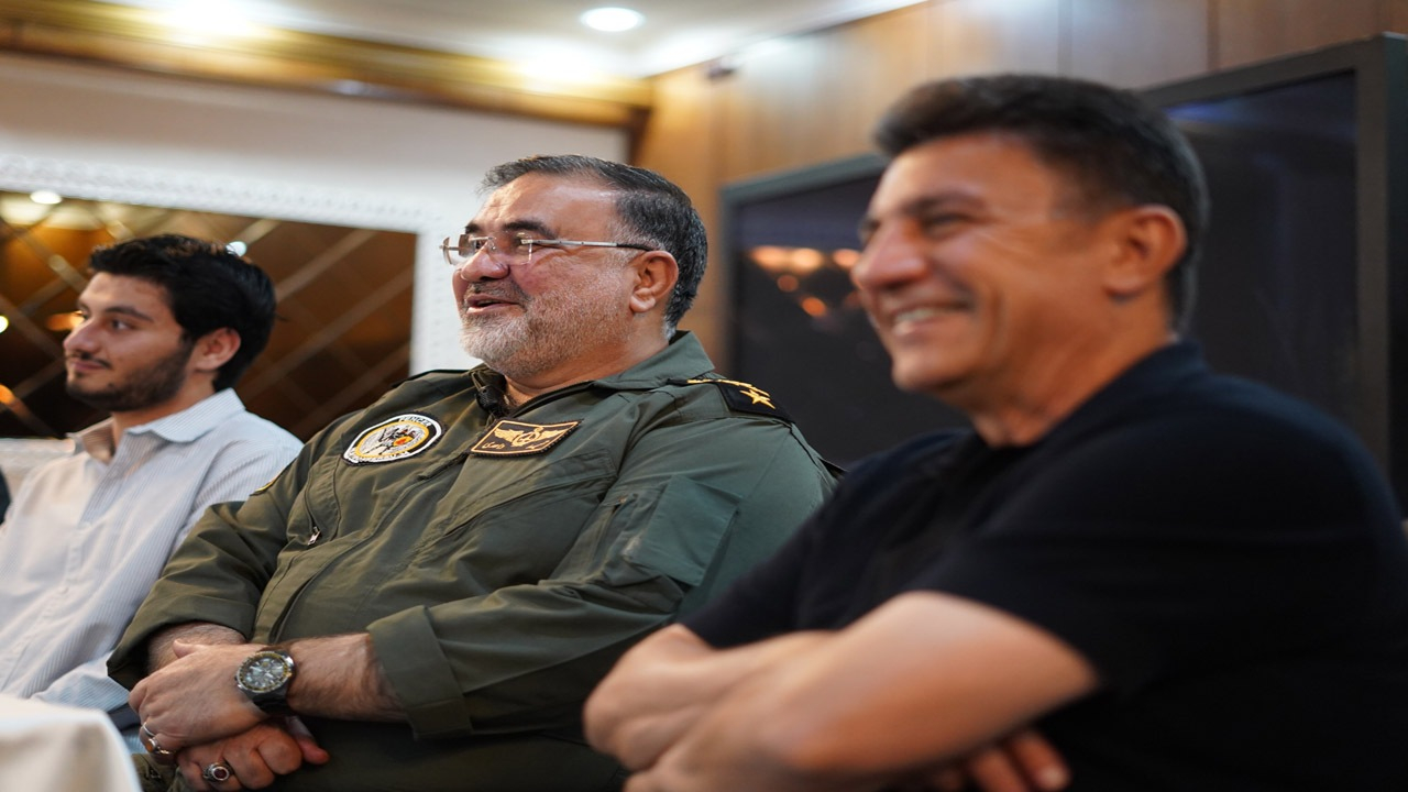 حضور فرمانده نیروی هوایی ارتش در اردوی تیم ملی فوتبال