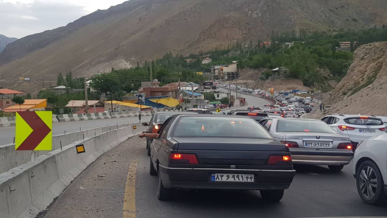 ترافیک سنگین در محورهای قزوین - رشت و هراز