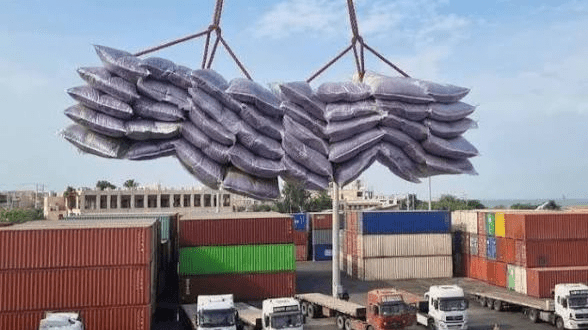تأکید وزیر بر پرداخت بدهی ارزی واردکنندگان کالاهای اساسی