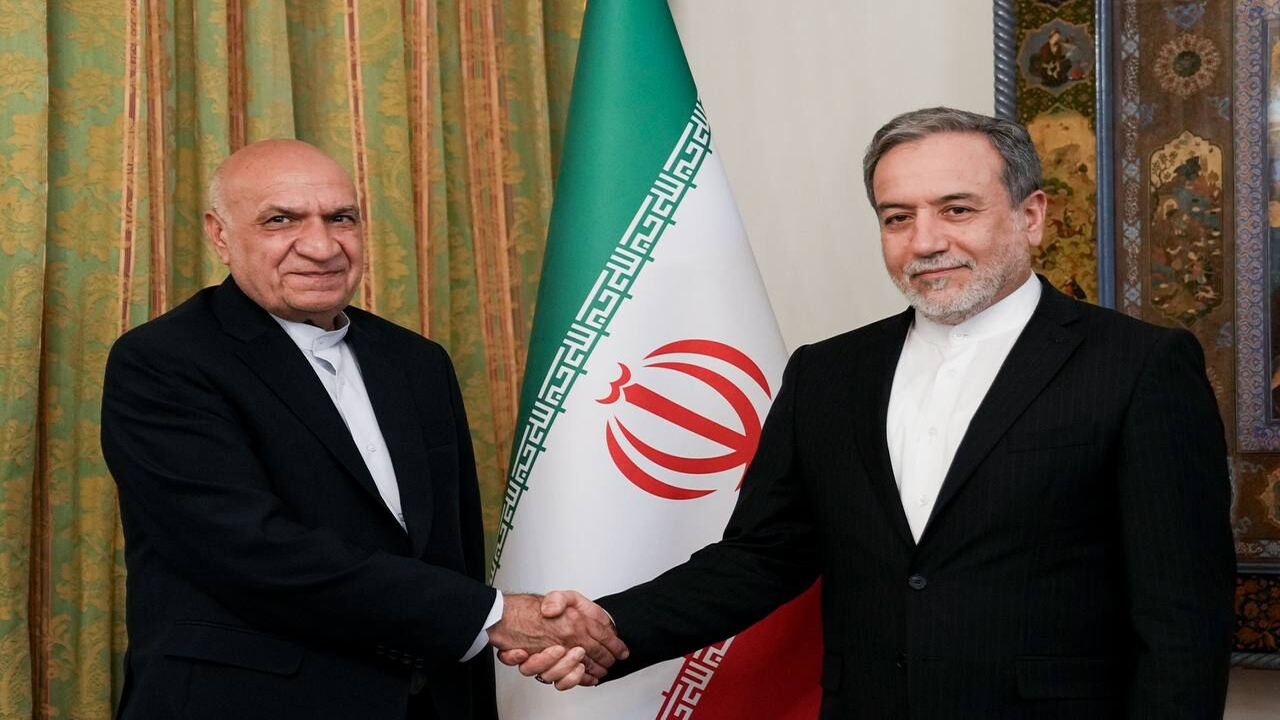 دیدار سفیر جدید تهران در پیونگیانگ با عراقچی