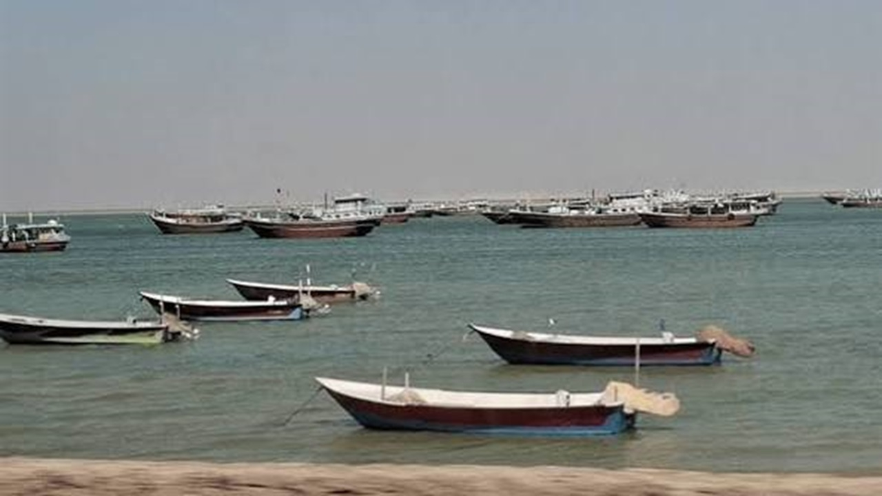 حملهٔ ارتش آمریکا به چند کشندهٔ قایق ماهیگیری مردم به فرض قایق‌های تندروی سپاه + فیلم