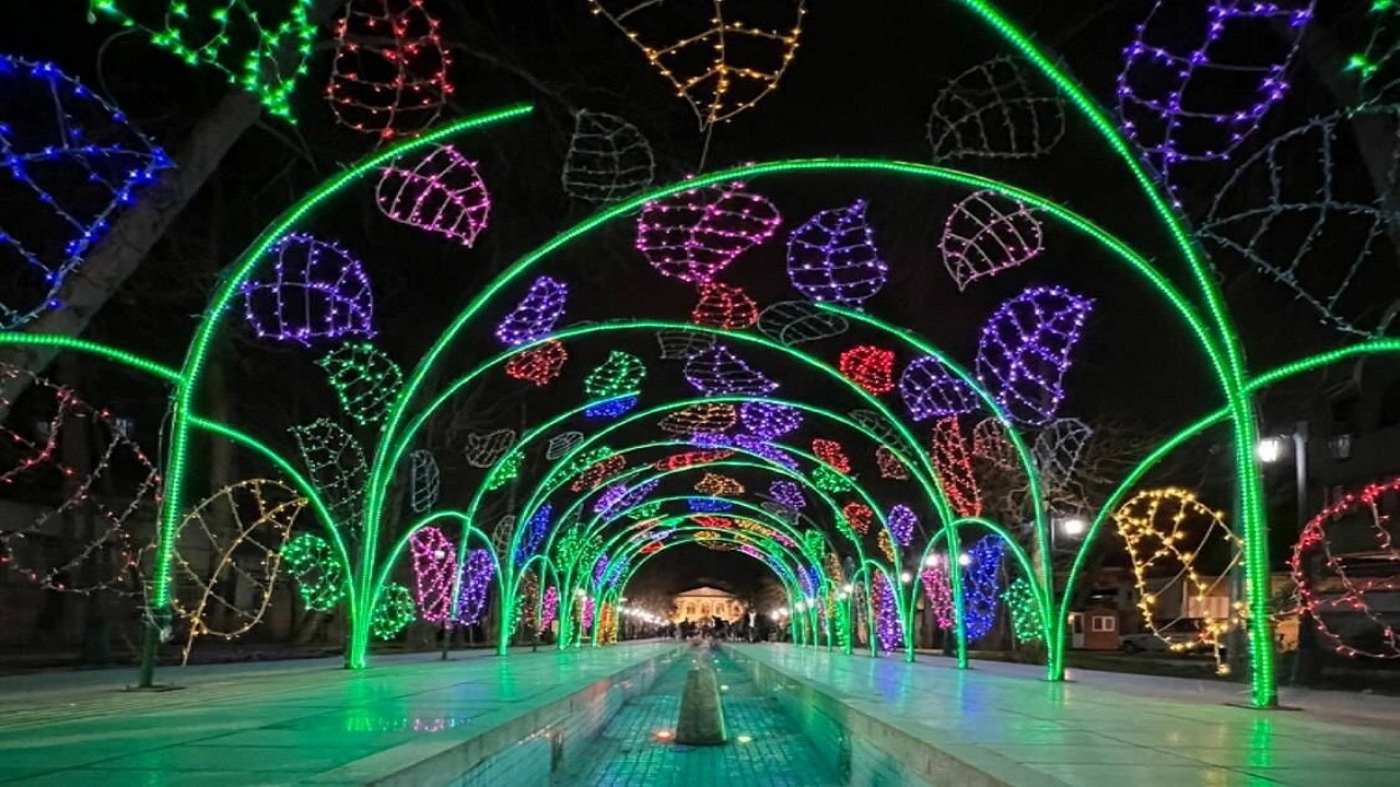 تونل نوری در پیاده راه باغ فردوس پایتخت اجرا شد