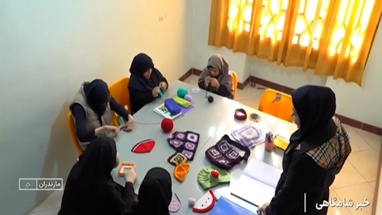 دستهایی که امید میبافند + فیلم