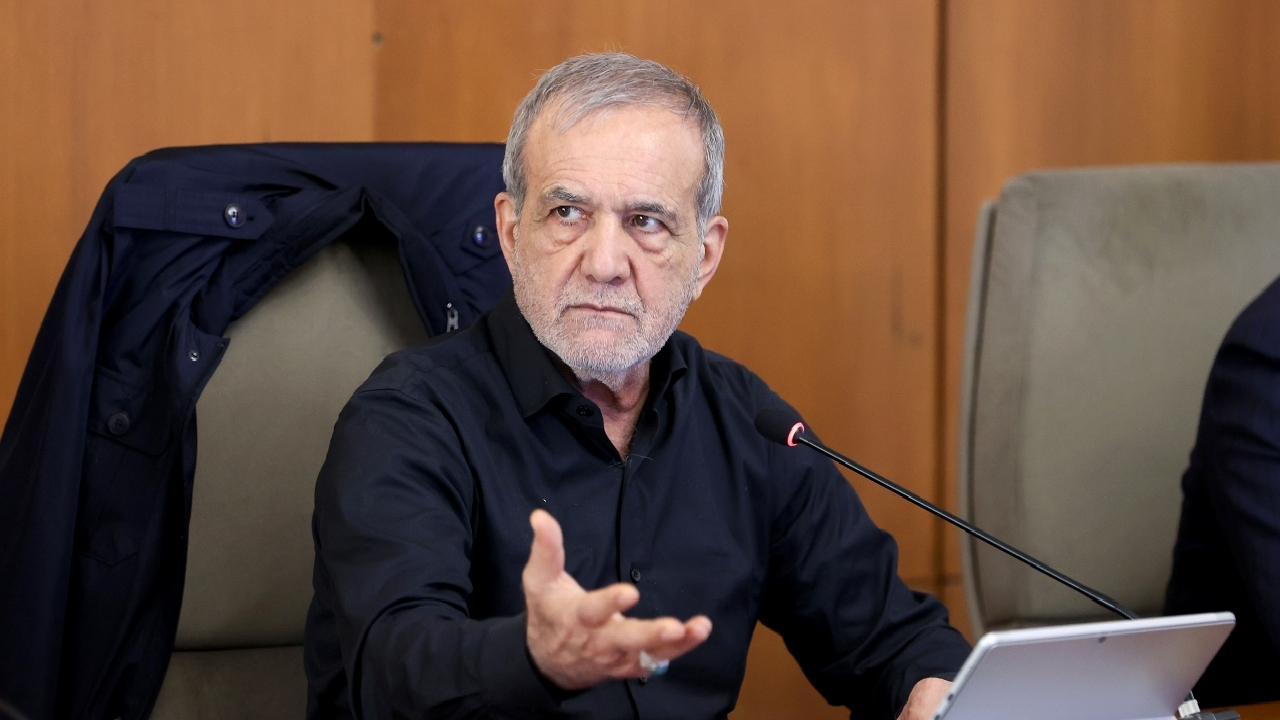 تاکید پزشکیان بر تسریع هر چه بیشتر در به نتیجه رسیدن طرحهای مهار گازهای همراه