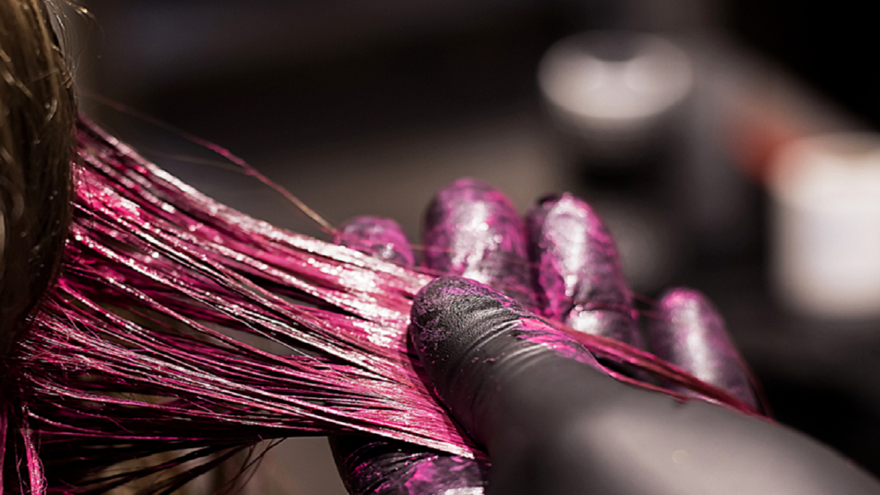 پیامد‌های غیرمنتظره رنگ مو‌های دائمی بر سلامت