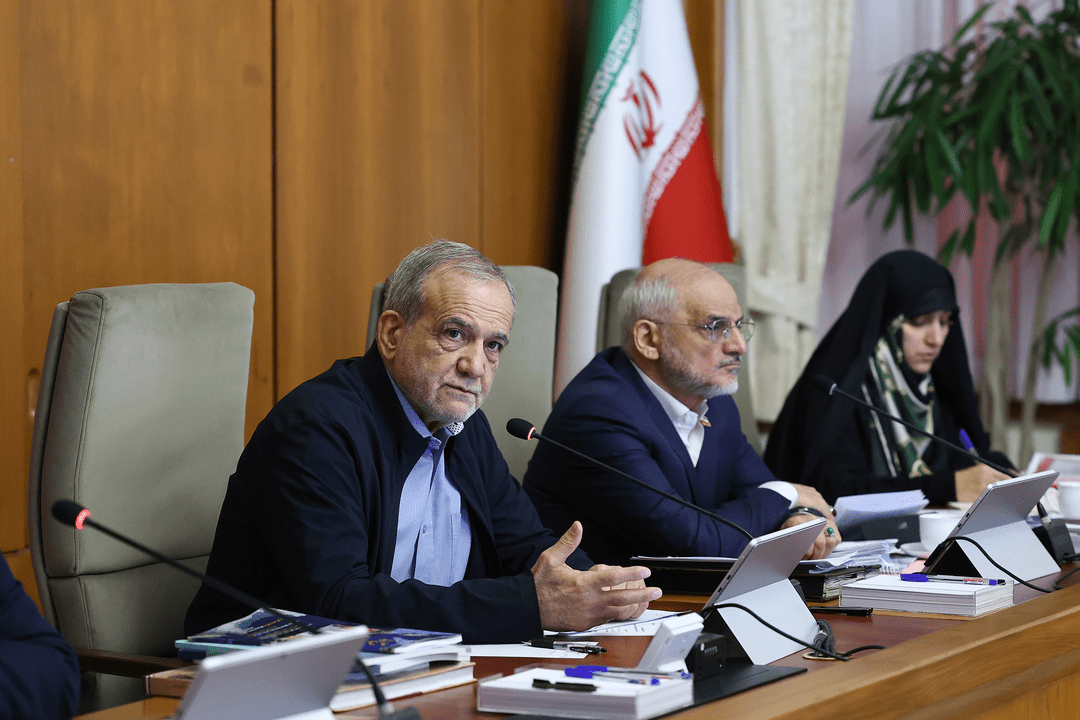 تأکید رئیسجمهور بر اجرای تدابیر رهبری برای خروج از وضعیت «نه جنگ، نه صلح»