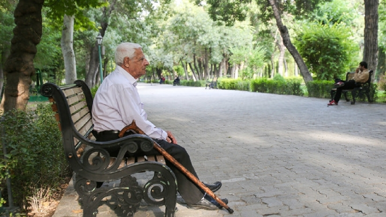 زمانبندی پرداخت حقوق بهمنماه بازنشستگان و مستمریبگیران/ پرداخت عیدی؛ پس از تأمین منابع