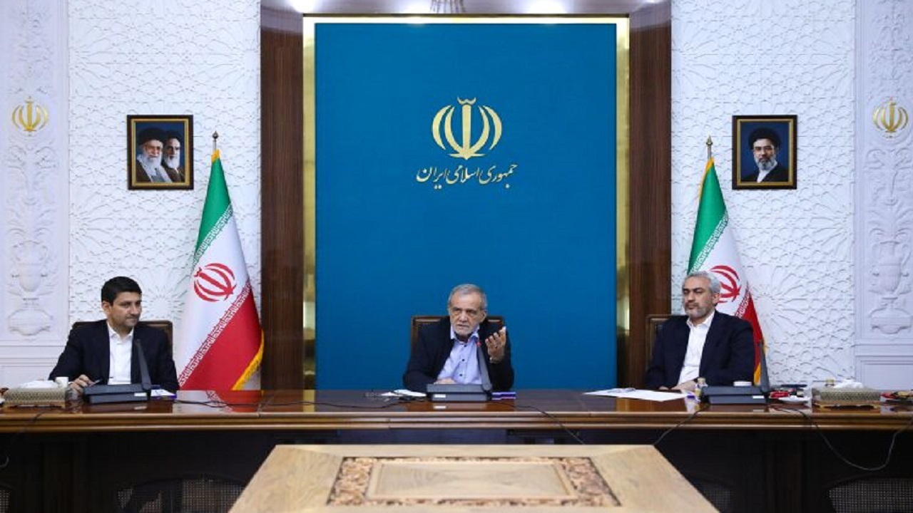 پزشکیان: دریافت هرگونه خدمت در کشور منوط به ارائه کد پستی و کد ملی می‌شود