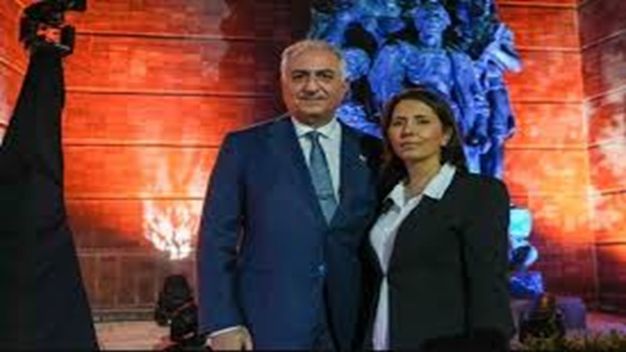 از کارزار حمایت تا کارخانه امضاهای تقلبی + فیلم