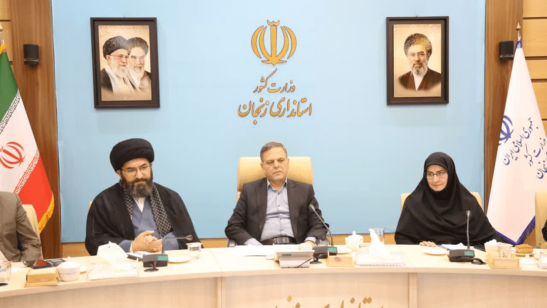 دستور استاندار زنجان برای رفع فوری نواقص مدرسه کوی فرمانیه و کمبود کتابهای درسی