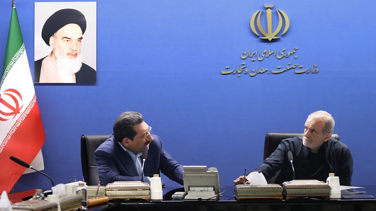 پزشکیان: اگر مسئولی اشتباهی داشت، باید کمک کنیم آن را رفع کند