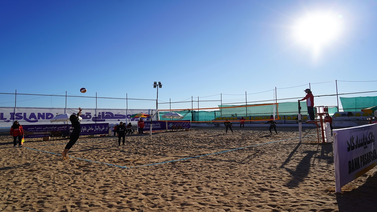 منطقه آزاد قشم قهرمان تور ملی ساحلی زنان شد