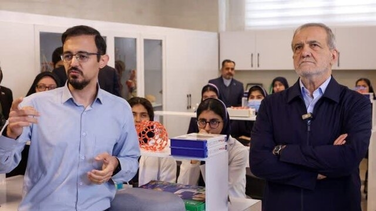 بازدید رئیس‌جمهور از مدرسه هوشمند فرزانگان شهریار/ تهران پیشتاز تحول آموزشی کشور