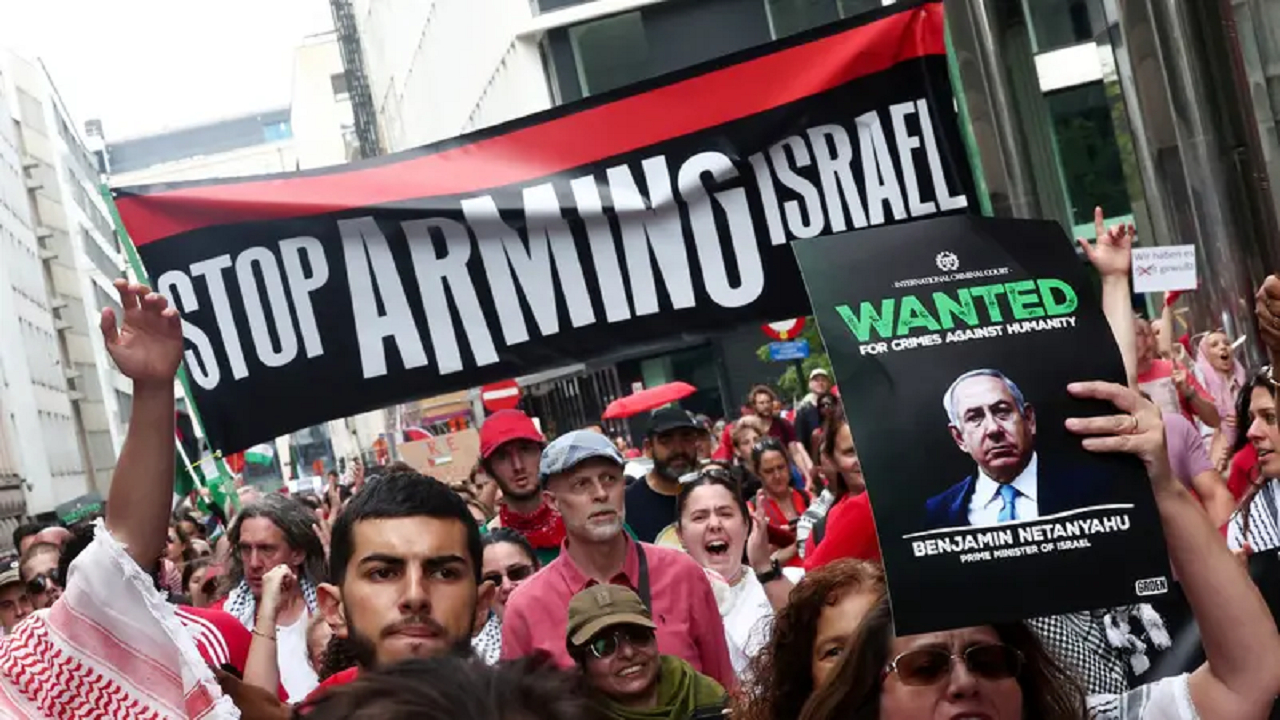 صدها طرفدار فلسطین خارج از نمایشگاه تسلیحات لندن تجمع کردند